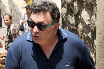 Rishi Kapoor blasts the Indian govt.