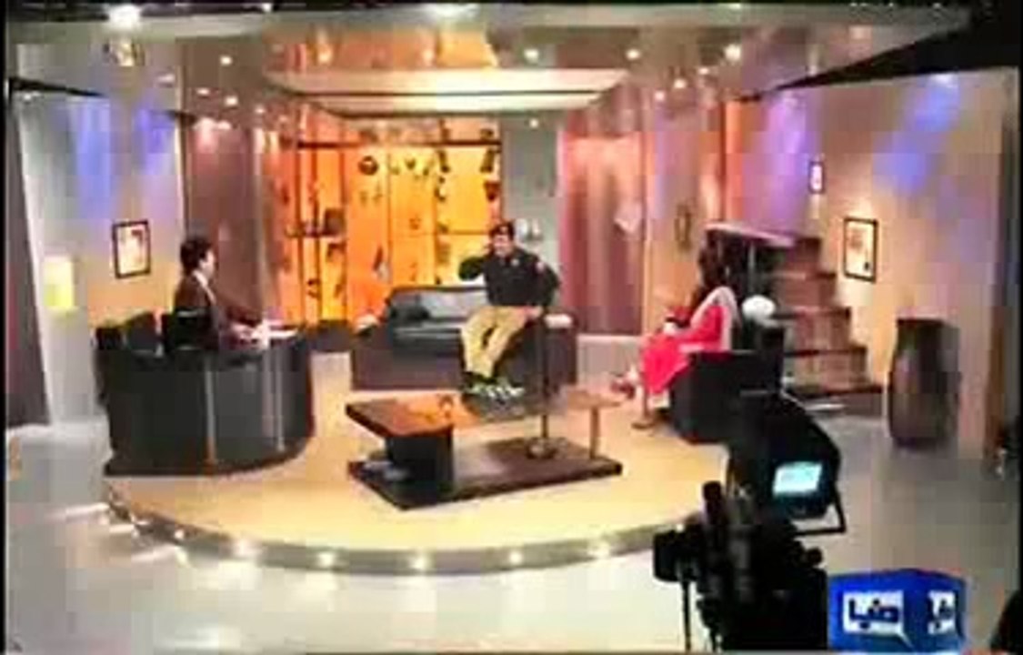 Hasb e Haal 17th January 2014 , Dunya News Azizi Hasb-e-Haal Full Show_clip16