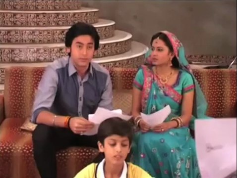 Balika Vadhu : Jagya to turn politician - IANS India Videos