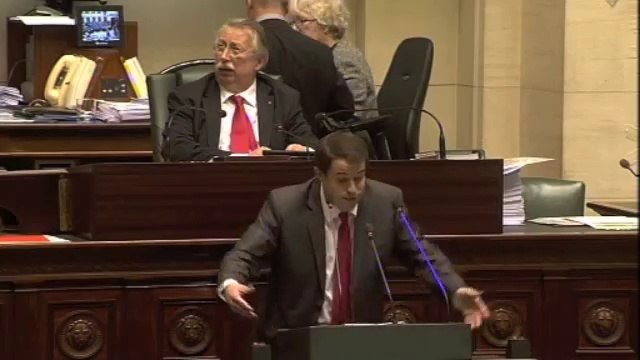 Je vous laisse entre francs-maçons, sionistes, carriéristes,... pedo... ah non pas ça !