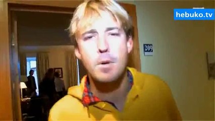 Su üzerinde koşan adam