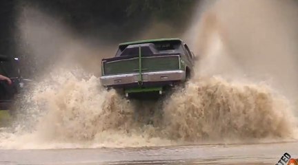 1200HP SINGER SLINGER MEGA TRUCK FREESTYLE - Motorsport
