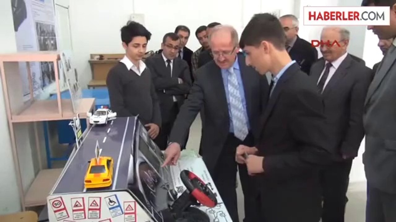 Ehliyetsiz Sürücülerin Kaza Yapmasının Önüne Geçmek İçin Elektronik Ehliyet Yaptılar