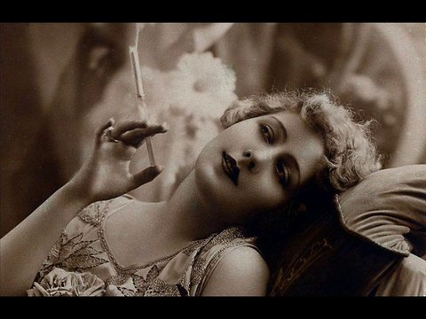 Kadriye Latifova Sigaramın Dumanı