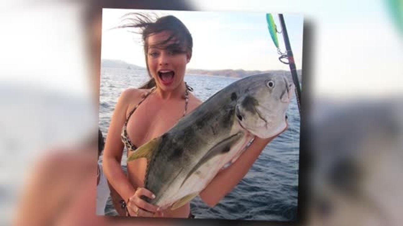 'Tarzan' Darstellerin Margot Robbie fängt einen riesigen Fisch