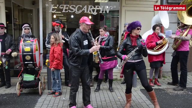 Landerneau. Les fanfares animent le centre-ville