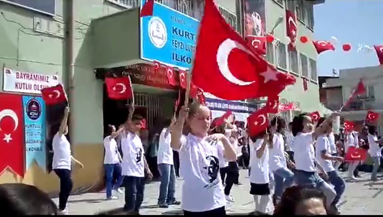 KURTULUŞ İLKOKULU 23 NİSAN ETKİNLİĞİ