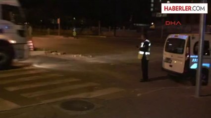 Otomobil, Büfeye Çarparak Durabildi: 1 Yaralı