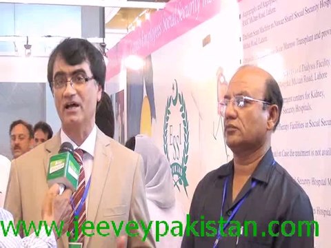 Baber Abbas Director 'ESSI'Lahore talking with Shakeel Anjum Jeeveypakistan at EXPO Lahore Pakistan