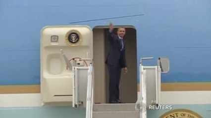 Obama departs South Korea, heading to Malaysia.