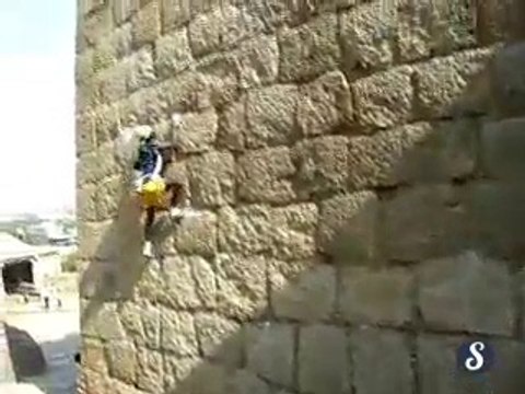 Indian Spiderman : amazing climber!
