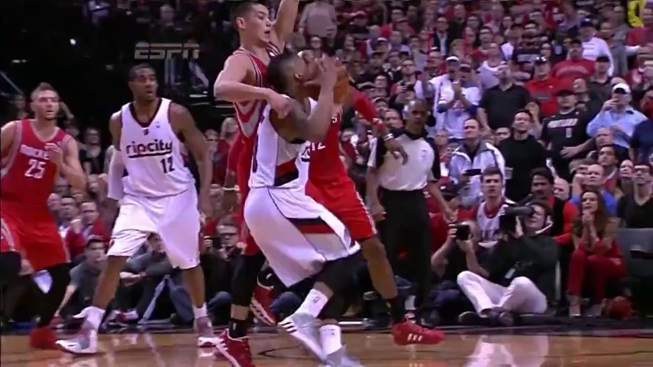 damian lillard circus shot