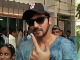 Rishi Kapoor, Kirron Kher vote in Mumbai  - IANS India Videos
