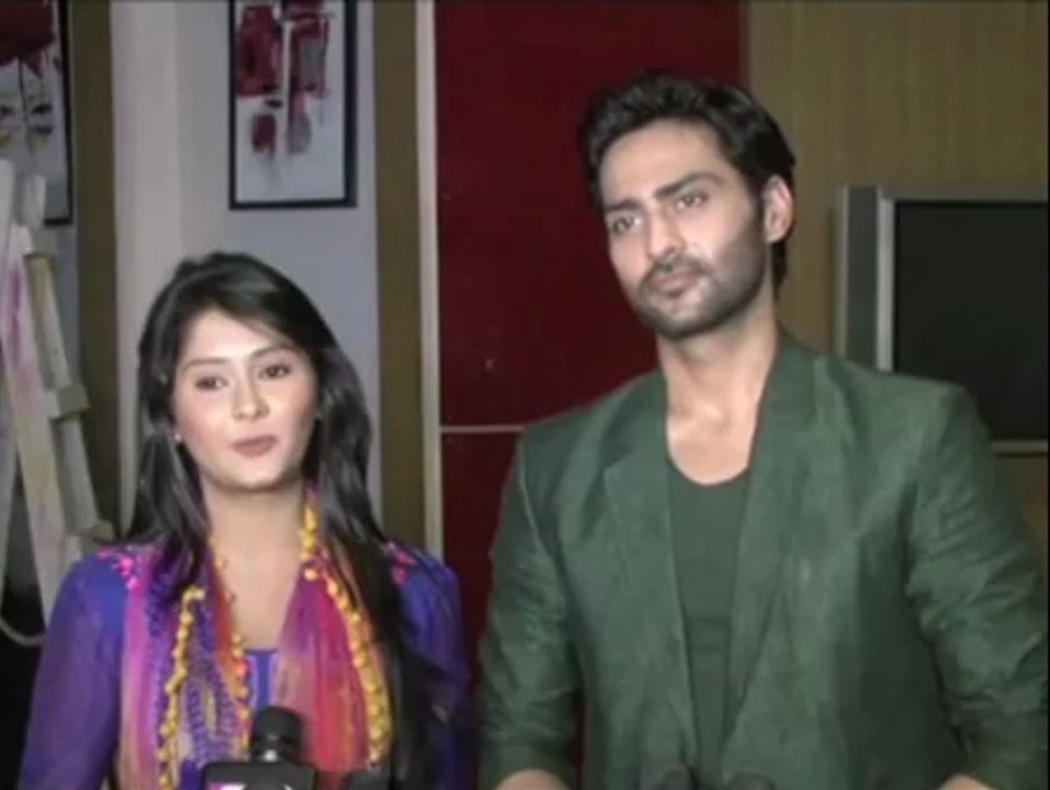 Aur Pyaar Ho Gaya : Avni cooks for Samarth - IA...