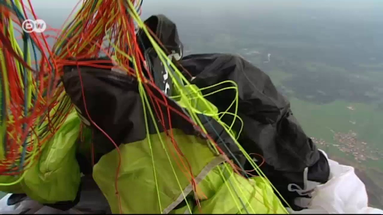 Der gleitschirmflieger mike küng | euromaxx