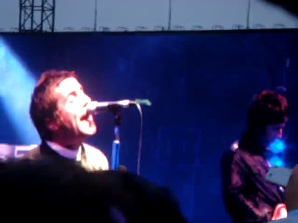 Oasis -  Roll With It