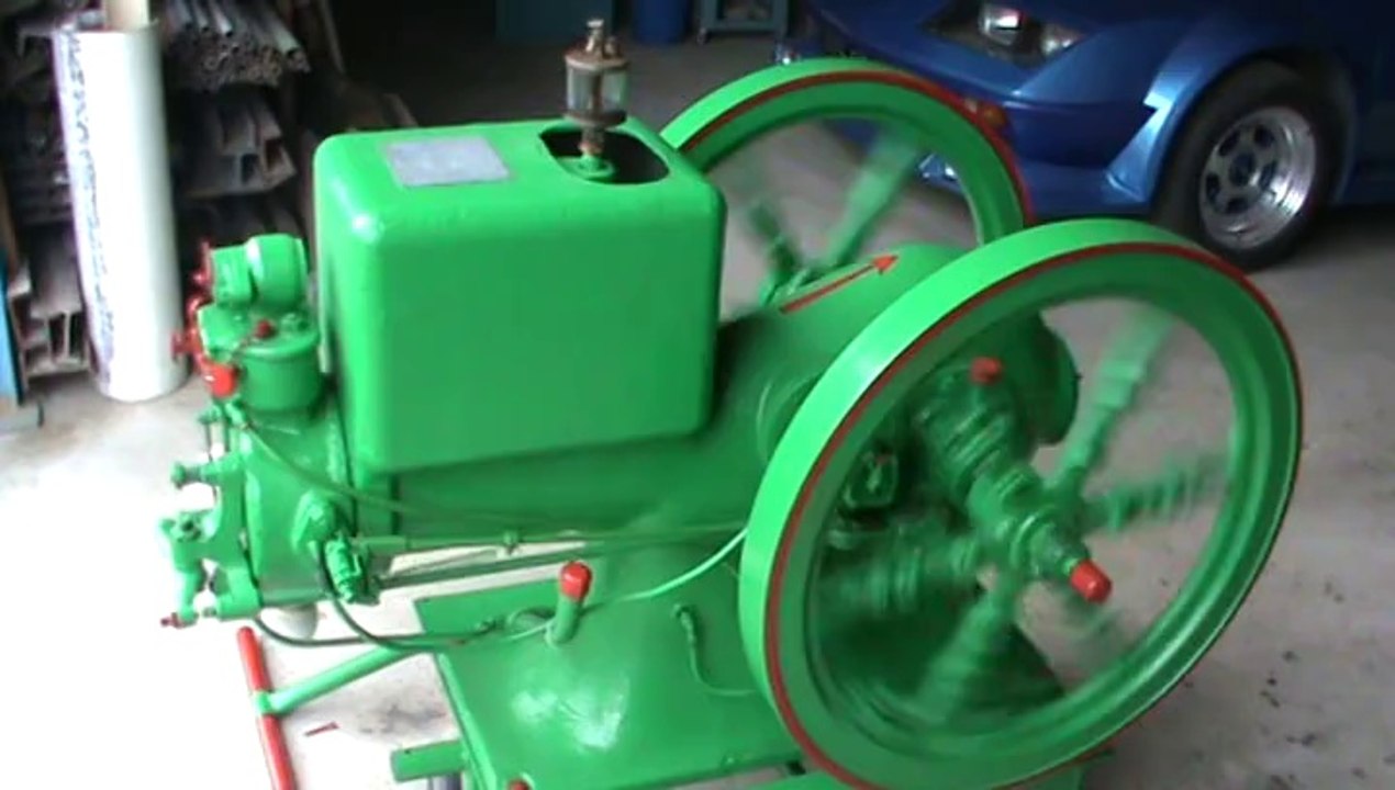 Mise en route Ancien moteur fixe 1914 IH International