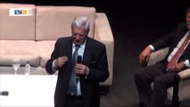 Vargas Llosa le emociona más recibir bandera venezolana que el premio Nobel
