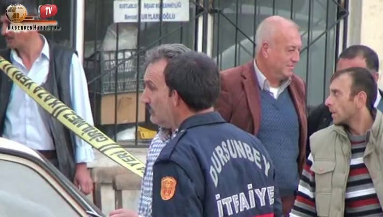 Dursunbey'de Freni Boşalan Kamyon Kahveye Girdi