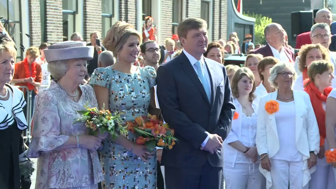 Niederländer feiern "königstag" für willem-alexander