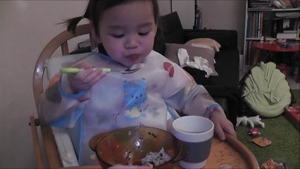 辛苦包的水餃好不好吃？ Les raviolis faits par maman et moi sont très bons