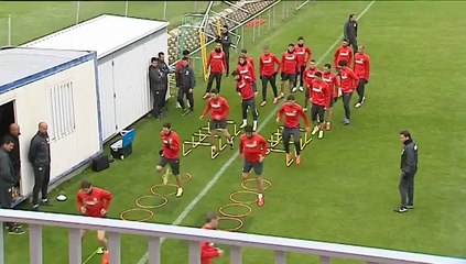 El Atlético se juega la Liga ante un Valencia con la mente en Europa