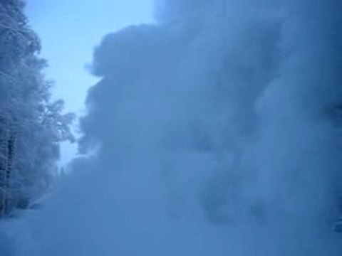 Un seau d'eau chaude a moins 45 degrés