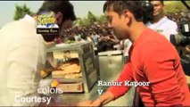 Mission Sapne : Ranbir Kapoor sells vada pav - IANS India Videos