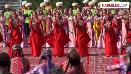 Cumhurbaşkanı Gül, Türkmenistan'da 'At Bayramı'na Katıldı