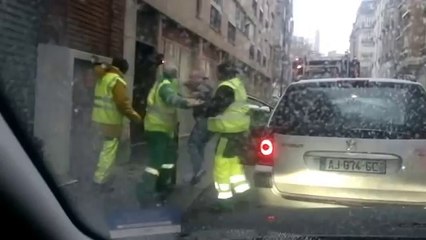 Morsay se fait défoncer par un éboueur