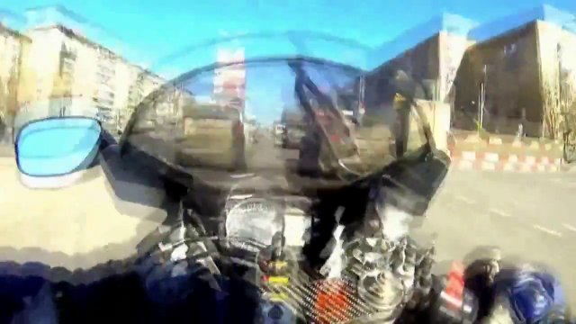 So violent Motorcycle Crash driving between 2 car lines in traffic jam!