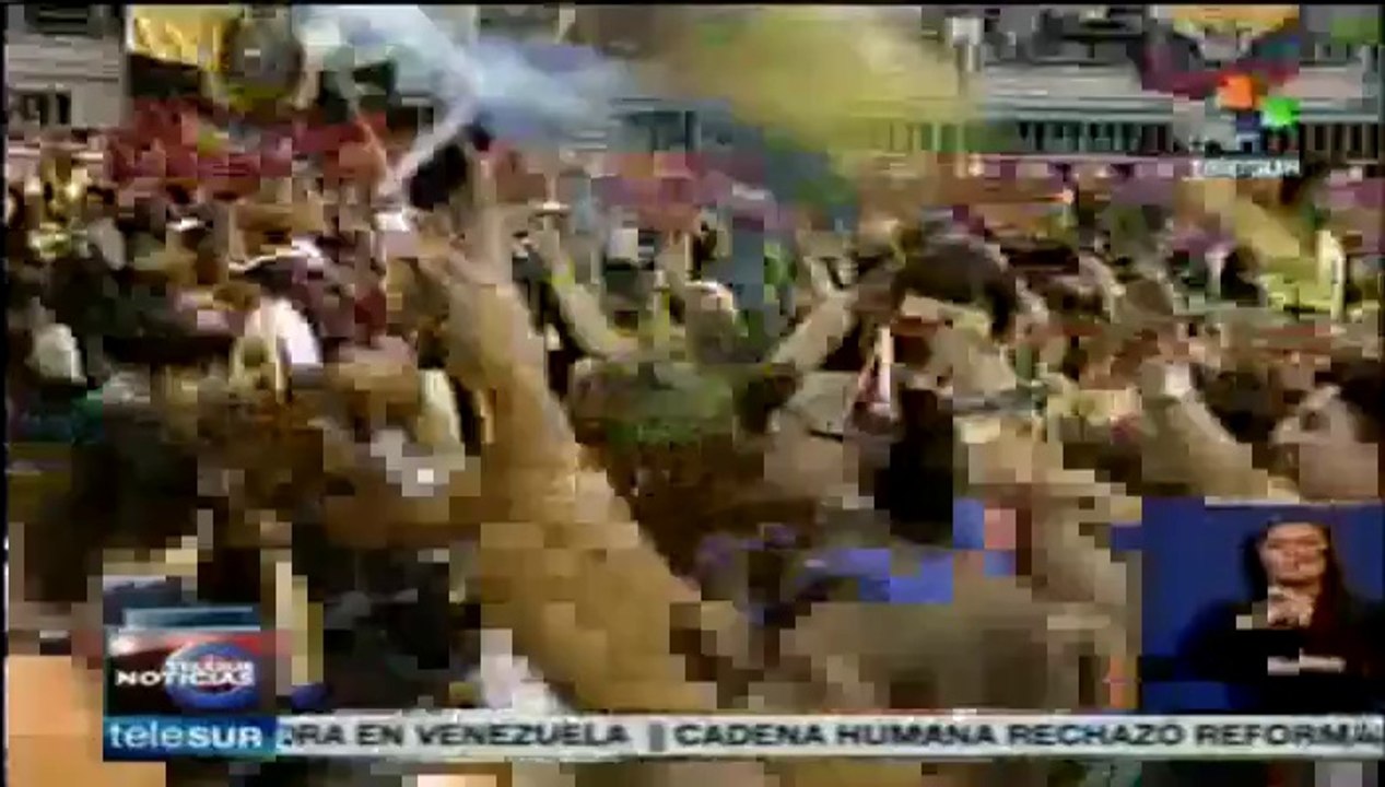 Rafael Correa ofrece respaldo a ecuatorianos para volve a su patria