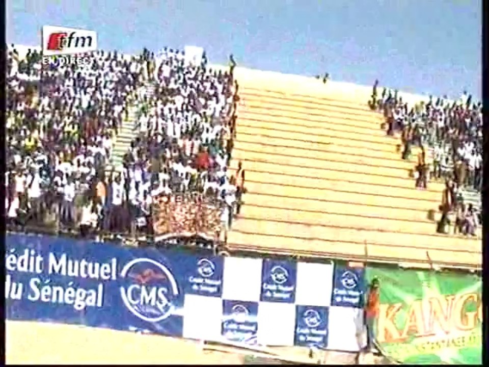 L'ambiance au Stade Démba Diop le Combat Sa thies VS Jordan
