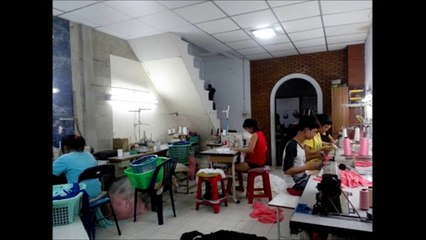 รับผลิตเสื้อยืดคอกลม คอวี เสื้อแจ็คเก็ต เสื้อกีฬา กระเป๋าผ้า โทร 0870250687