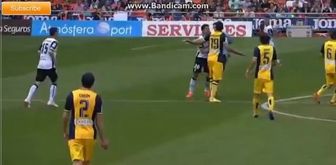 حكم فالنسيا اتلتيكو يصيب ريكاردو كوستا عن دون قصد