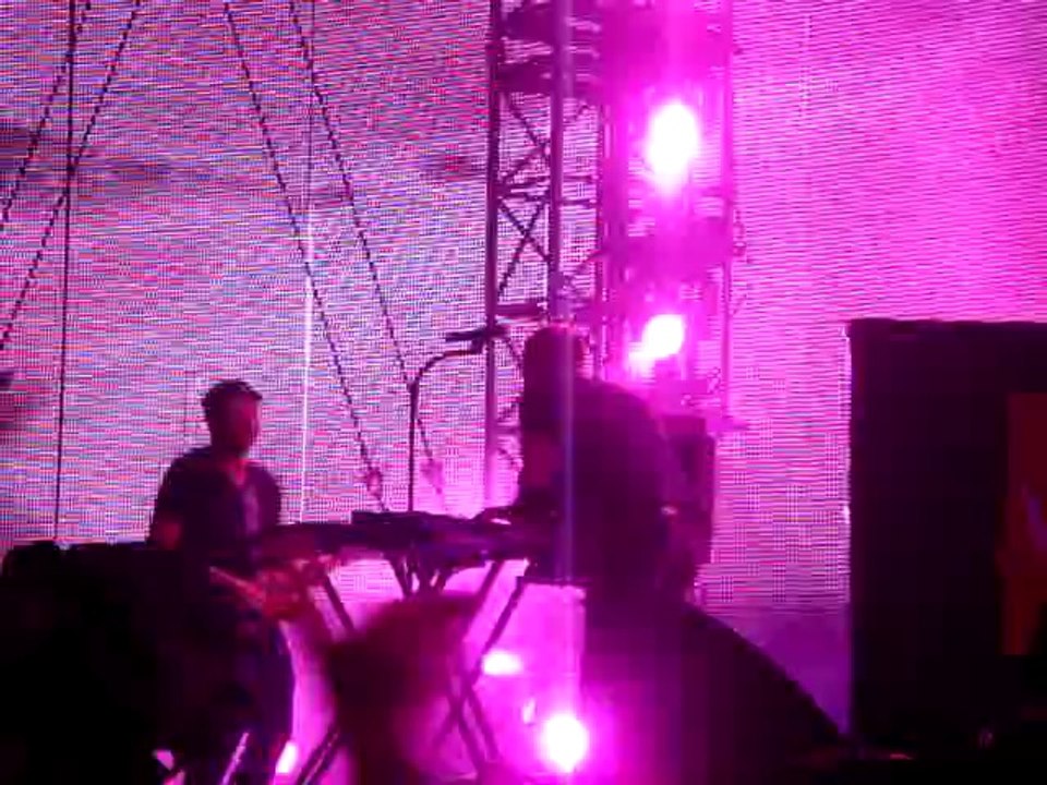 Coldplay - Lovers  In Japan