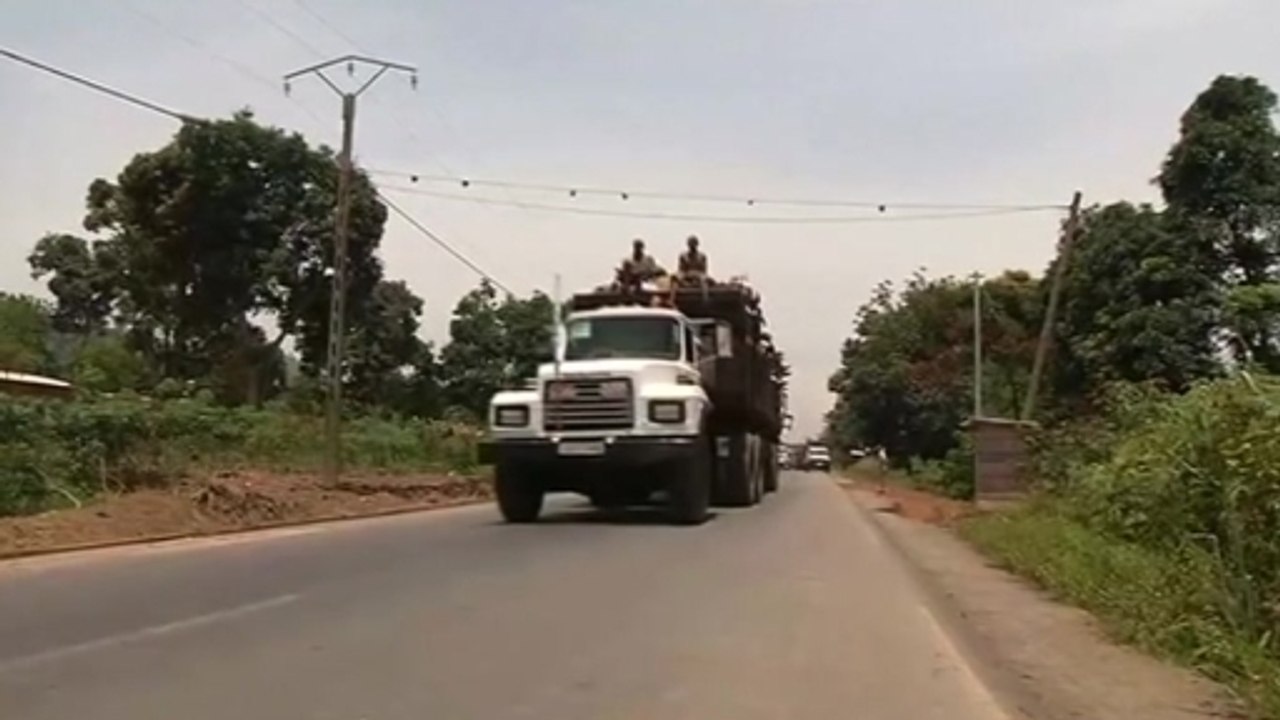 Looting ensues as hundreds flee Bangui