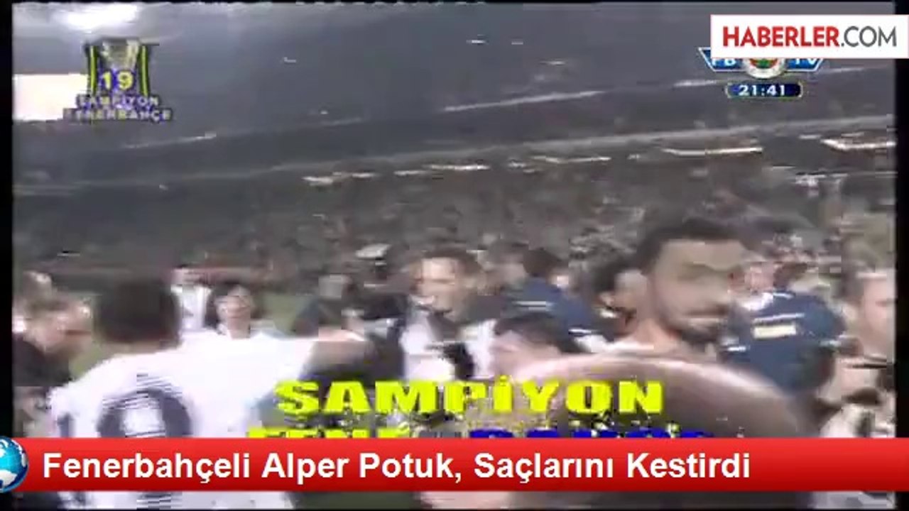 Fenerbahçeli Alper Potuk, Saçlarını Kestirdi