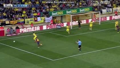 Dani Alves eats thrown banana