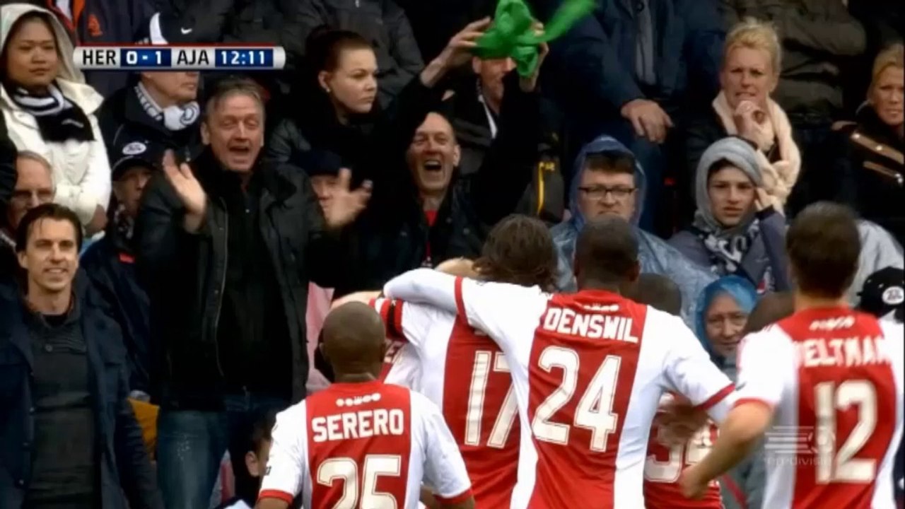 Ajax mit Hammer-Freistoß