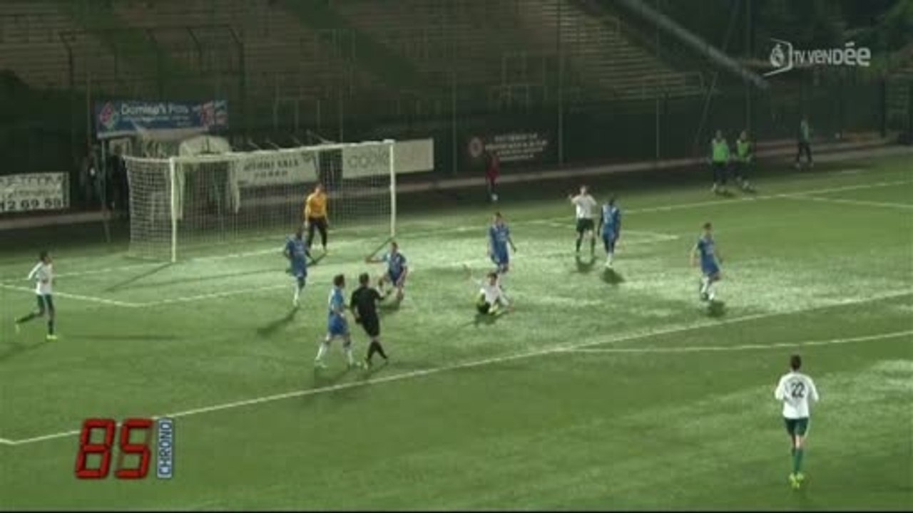 Football : Poiré-sur-Vie vs. Red Star (2-1)