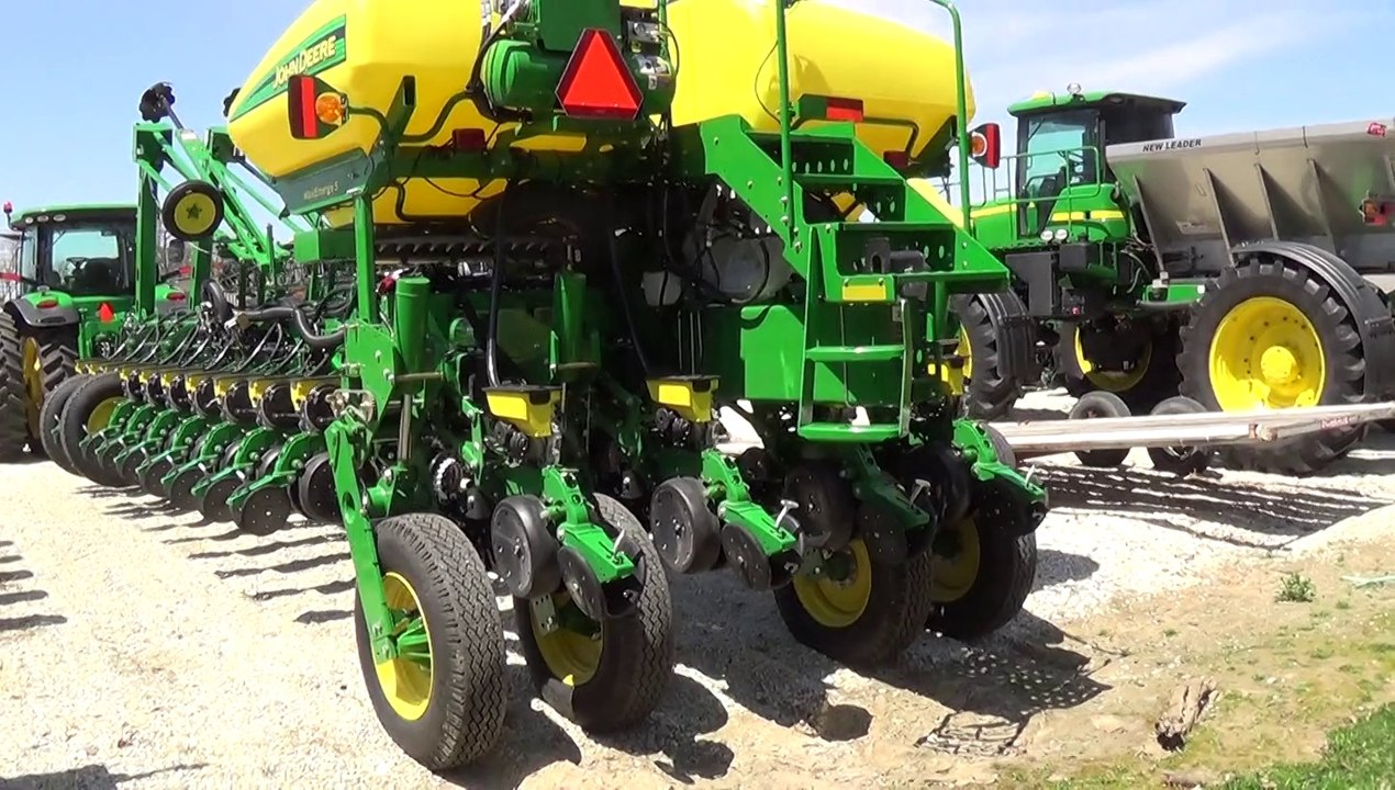 2014 John Deere  8320R& Max Emerge 5