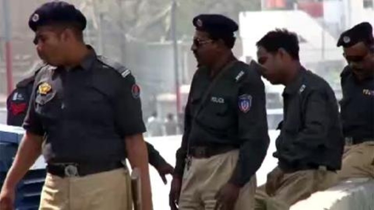 Growing dangers for police in Pakistani city