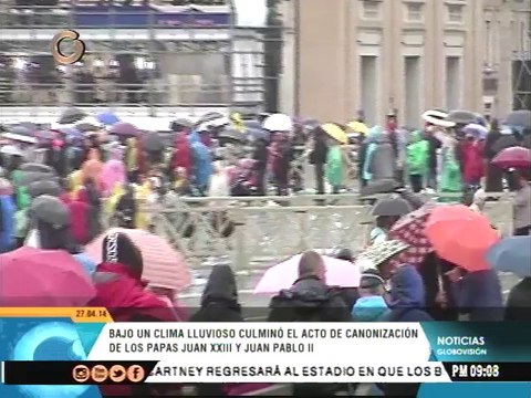 Católicos celebraron la canonización de 2 Papas