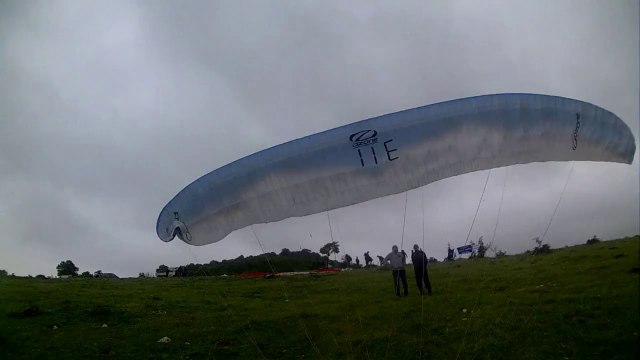 Balıkesir türken tepe murat bayrakçı enzo ile uçarken ekip arkadaşları ile kopmaca ahey ahey :) 26.04.2014
