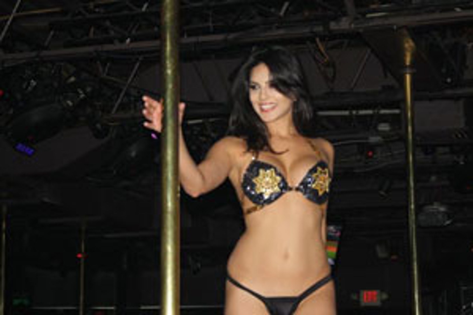 Sunny leone strip