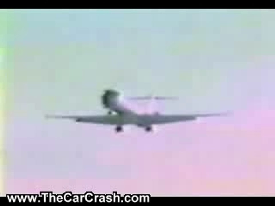 Airplane Loses Its Tail