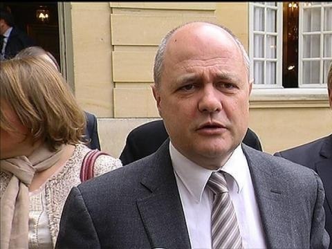 Le Roux: Valls va faire une succession d'annonces fortes pour 6,5 millions de Français – 28/04