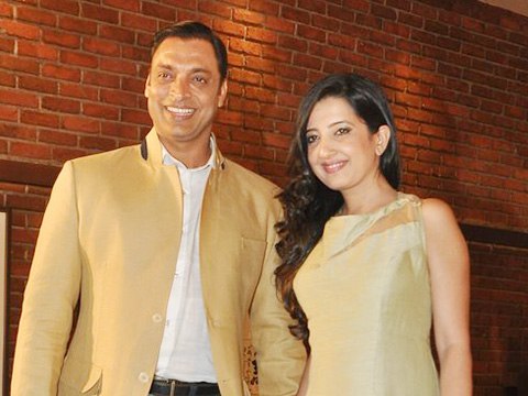 Shoaib Akhtar Walks The Ramp For Amy Billimoria