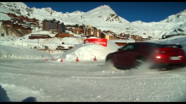Ça glisse pour la Nissan GT-R à Val Thorens